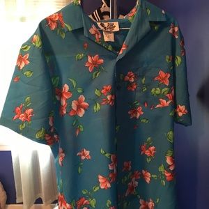 Hilo Hattie Hawaiian shirt
